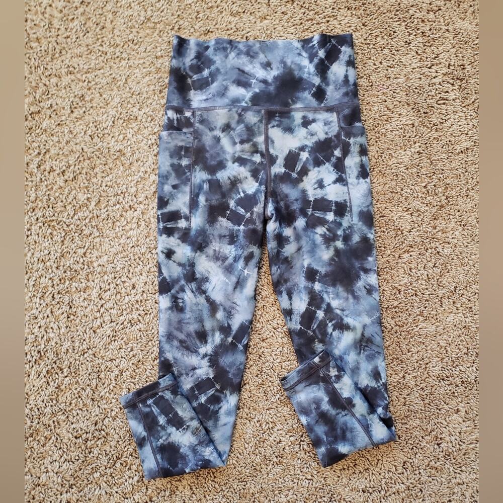 Athleta Salutation Stash Pocket II Print 7/8 Tight calypso navy blue legging XS